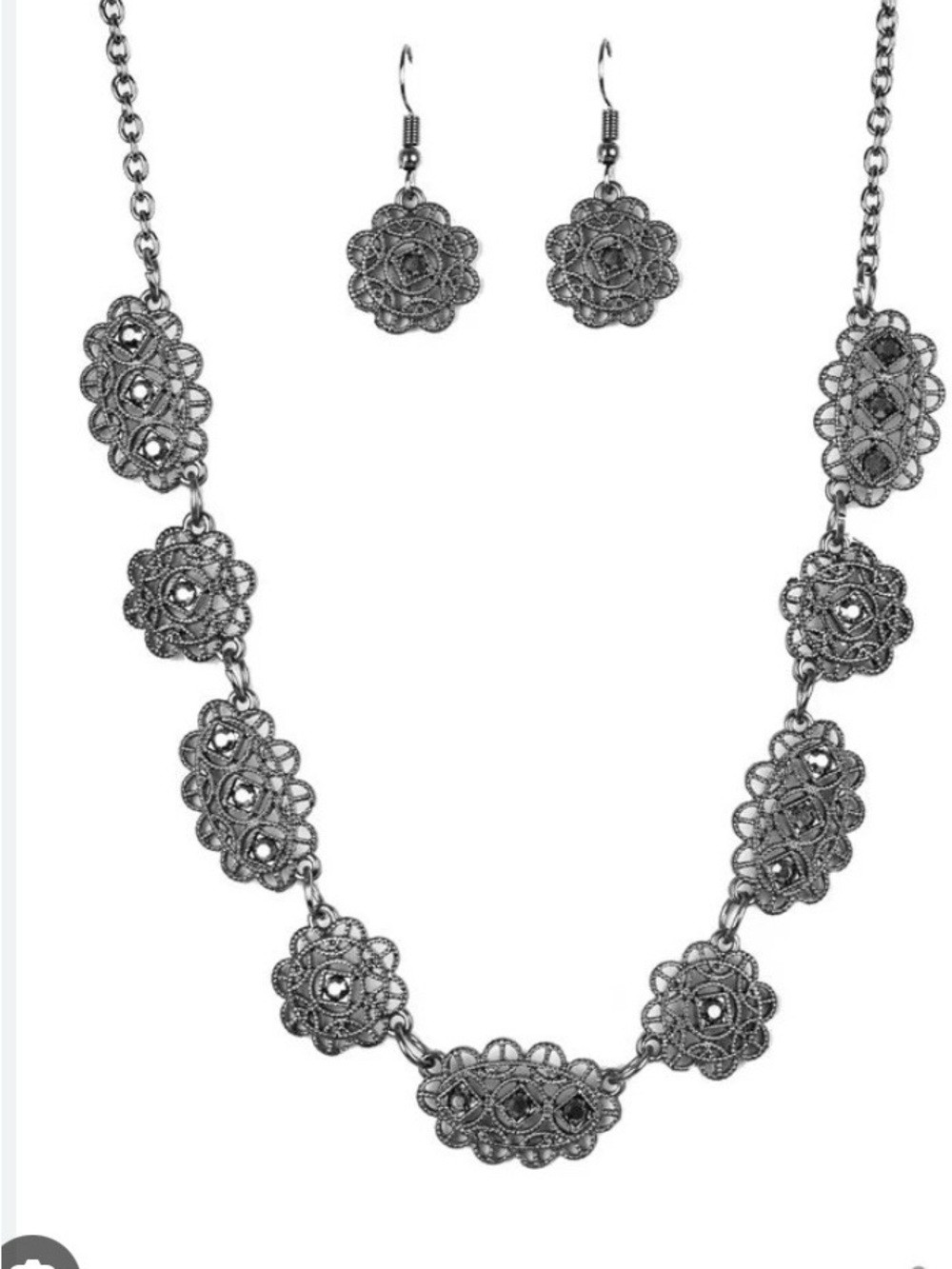 paparazzi Silver Floral Filigree Necklace and Earrings Set